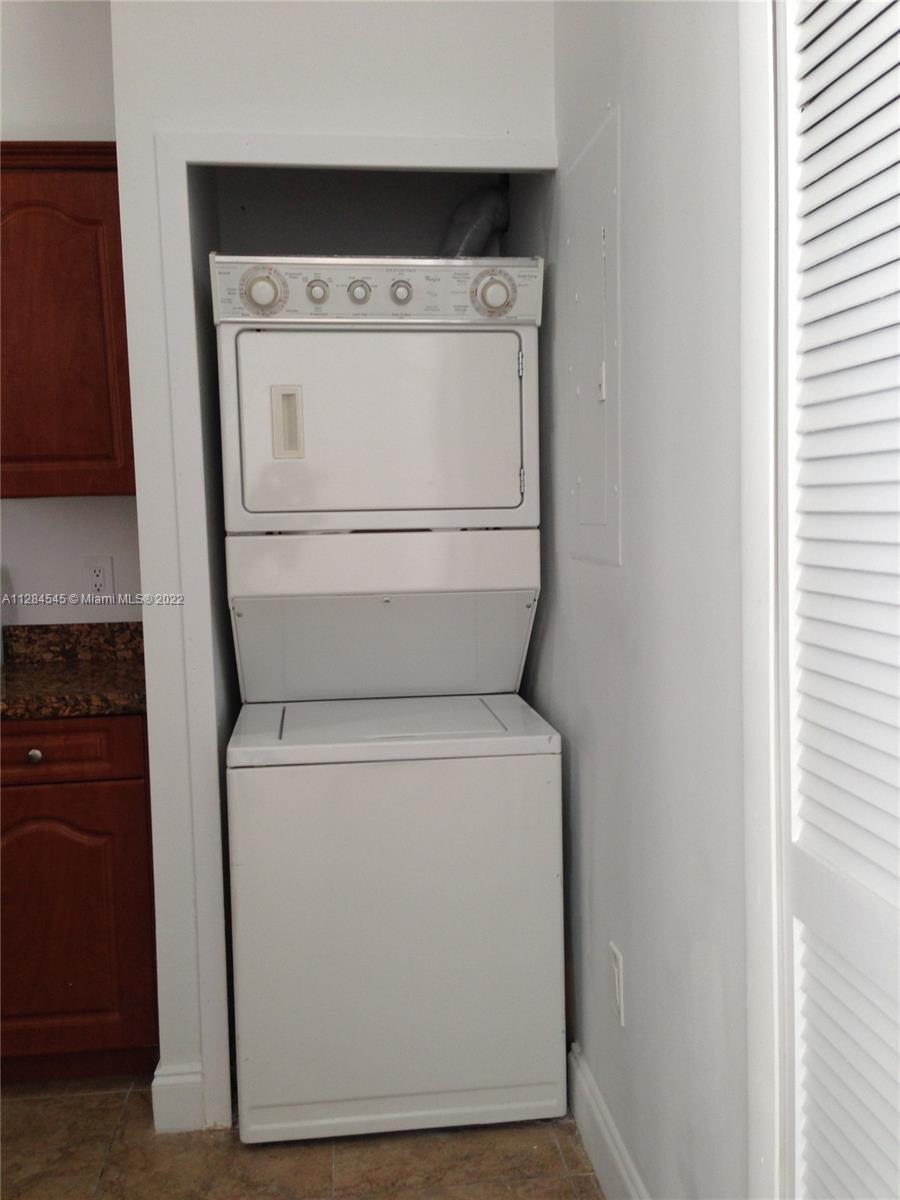 LAMBIANCE TOWNHOMES KENDA - Residential Lease