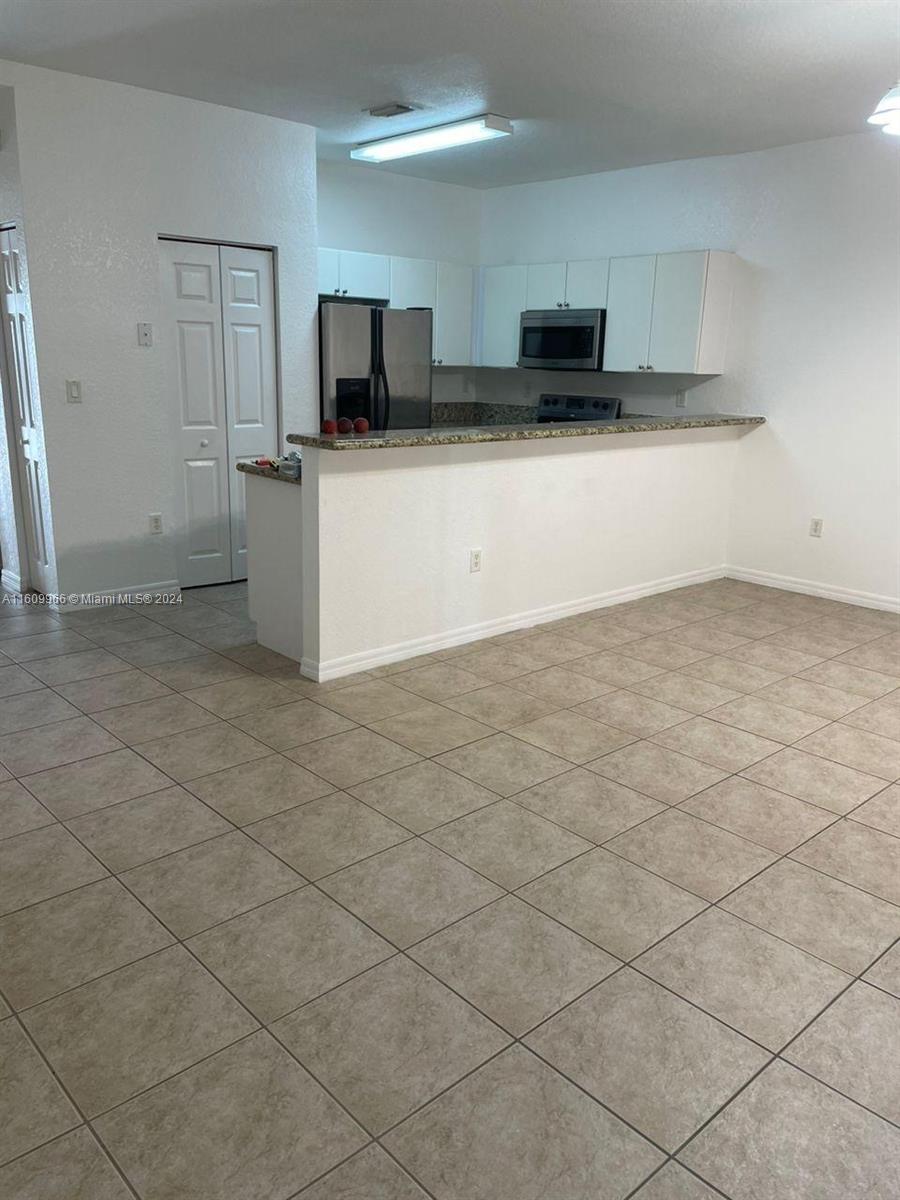 LAS TERRAZAS AT VIZCAYA C - Residential Lease
