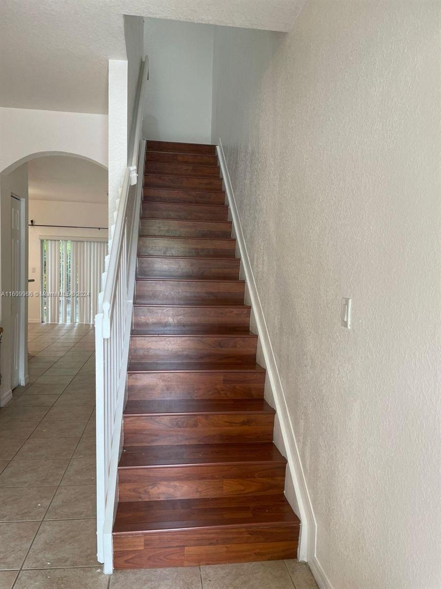 LAS TERRAZAS AT VIZCAYA C - Residential Lease