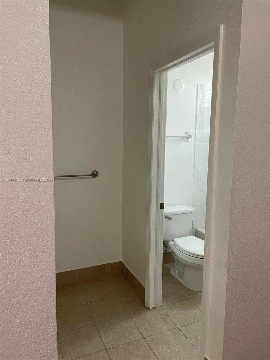 LAS TERRAZAS AT VIZCAYA C - Residential Lease
