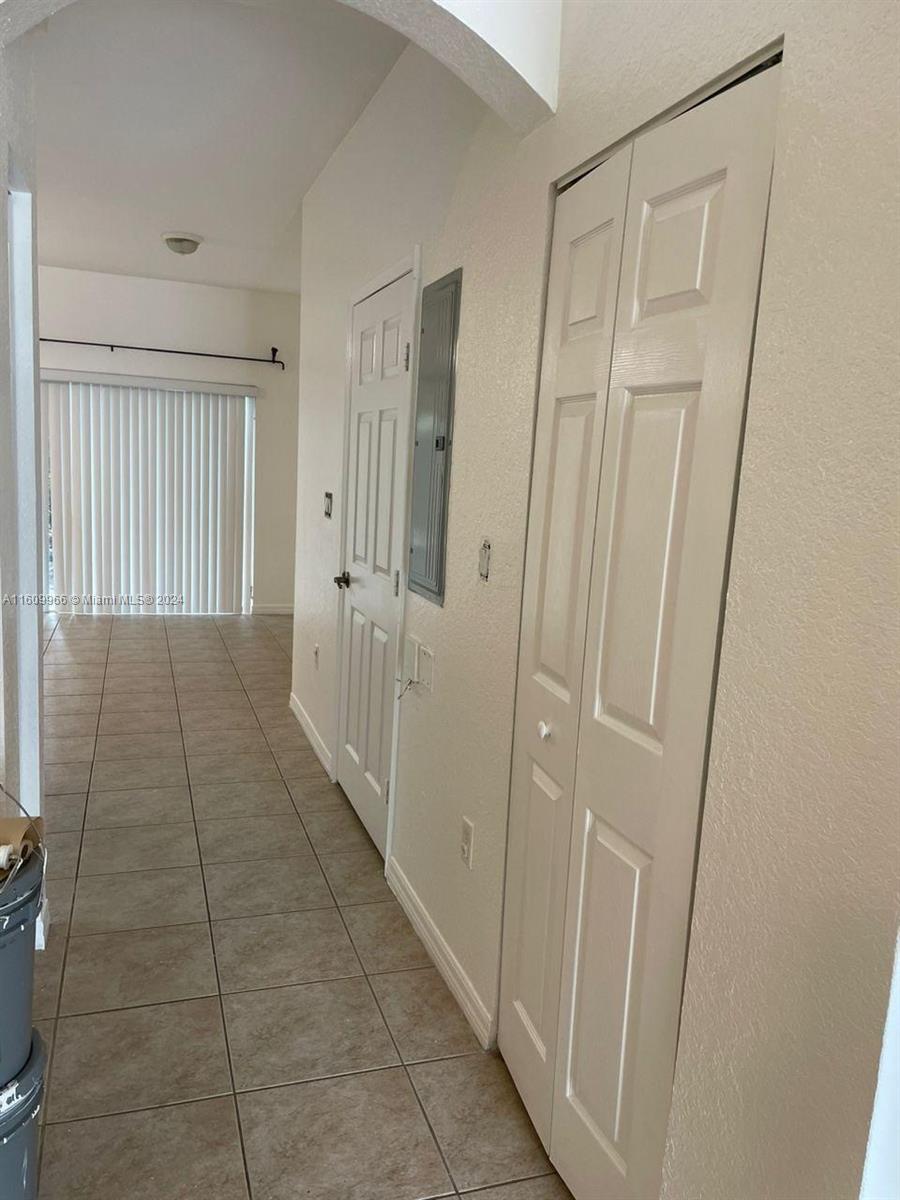 LAS TERRAZAS AT VIZCAYA C - Residential Lease