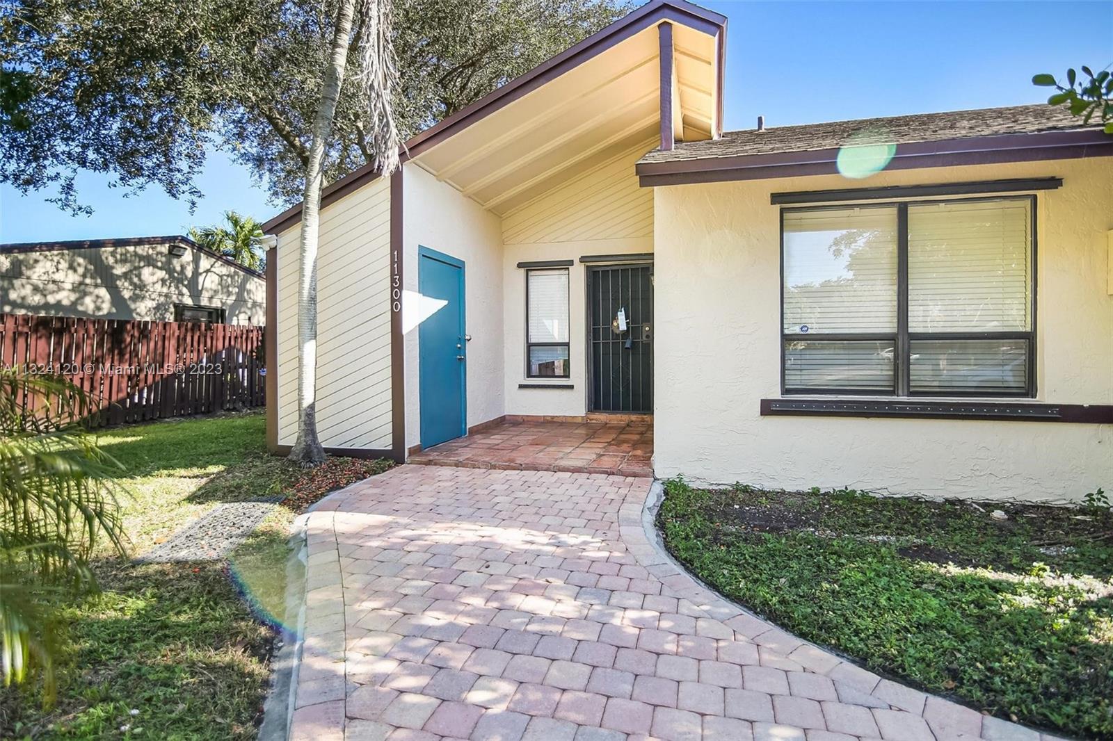 Fantastic 3/2 townhome for lease in the Killian Pines neighborhood! This corner townhome features stainless steel appliances, terracotta flooring throughout, spacious master closet, expansive patio and a large storage room. No HOA approval required! Centrally located close to MDC Kendall, Turnpike, 874 Expwy, great restaurants and major shopping centers. Very easy to show!
