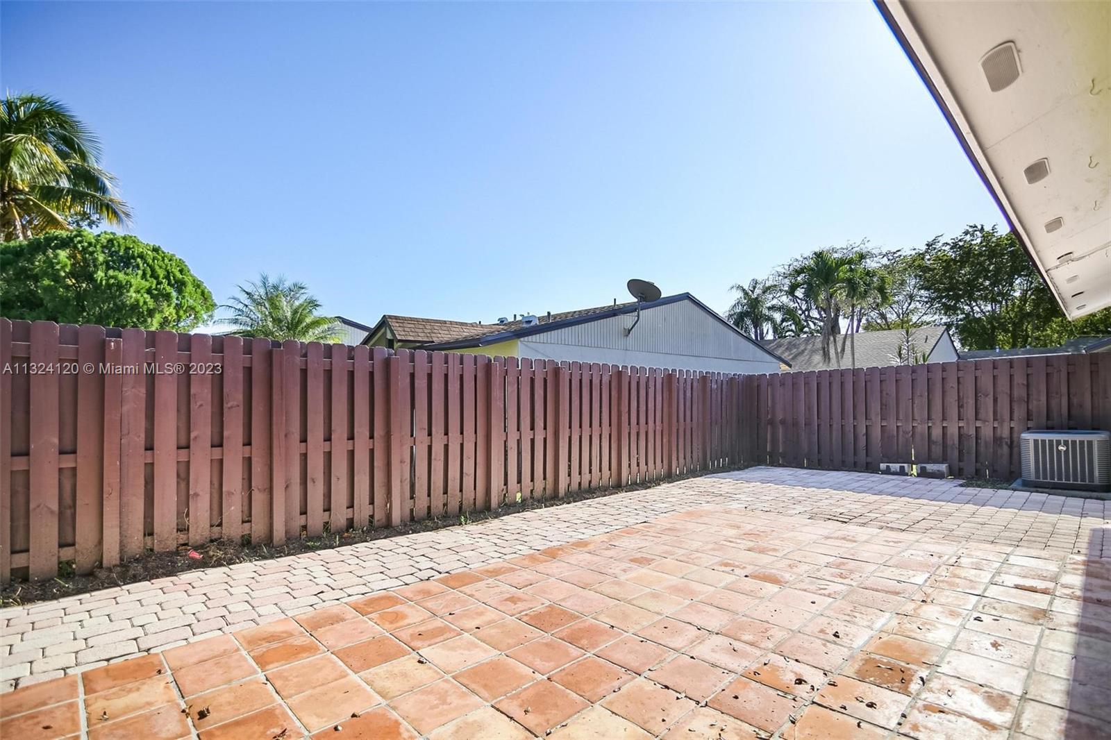 HEFTLER TOWNHOUSES - Residential Lease