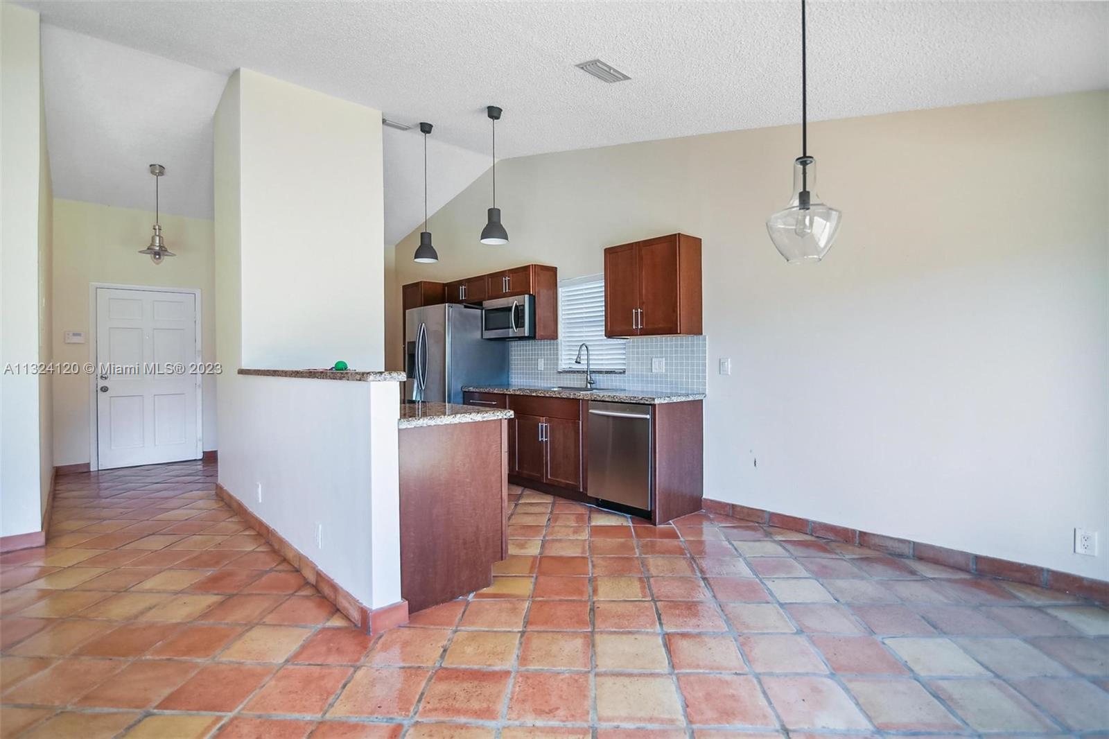 HEFTLER TOWNHOUSES - Residential Lease