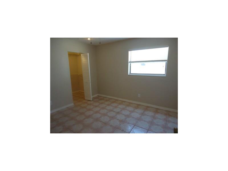 GREENGLADES CONDO 13 - Residential Lease