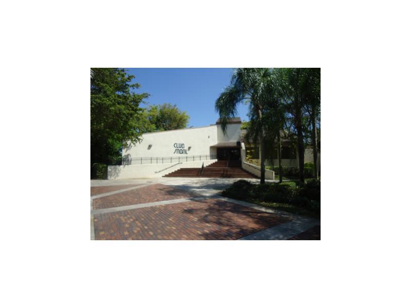 GREENGLADES CONDO 13 - Residential Lease