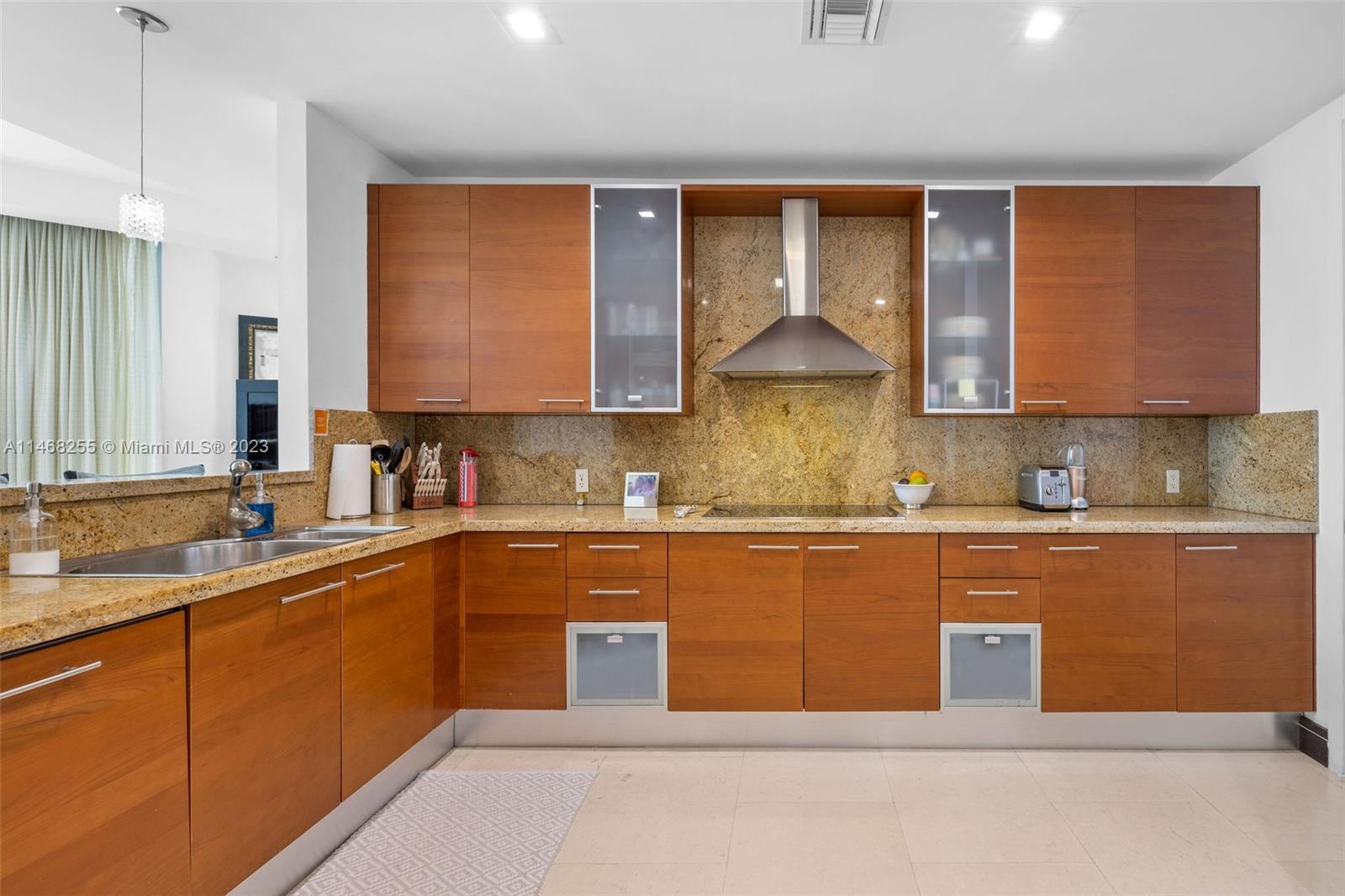 THE RESIDENCES AT THE BAT - Residential