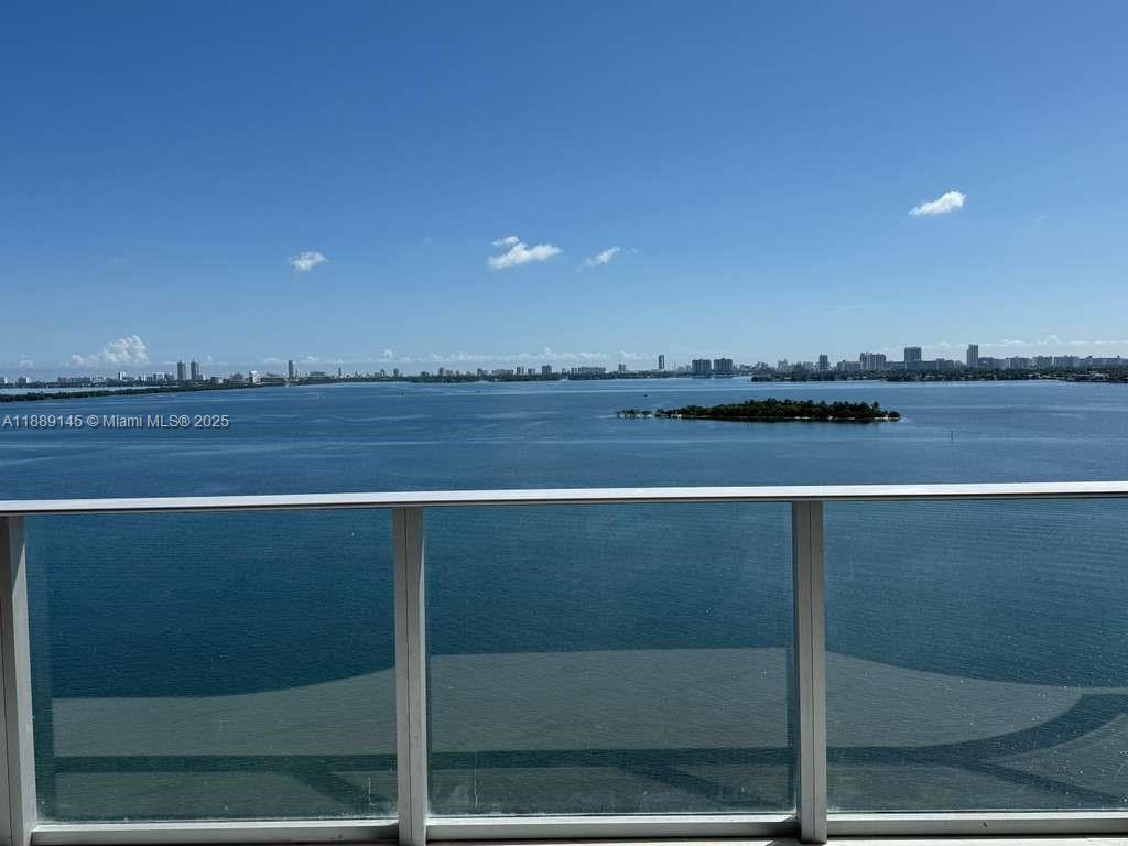 ARIA RESERVE SOUTH TOWER - Residential Lease