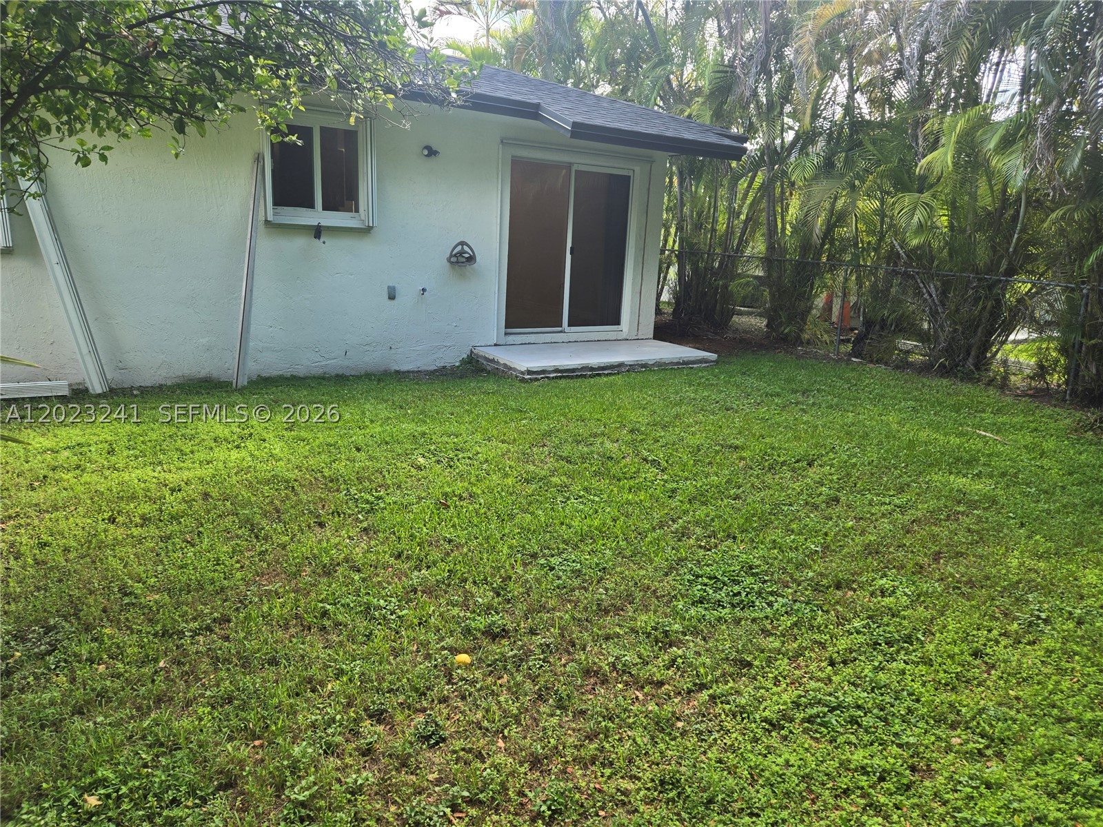 REV LINDLEY PERRINE CENTE - Residential Lease