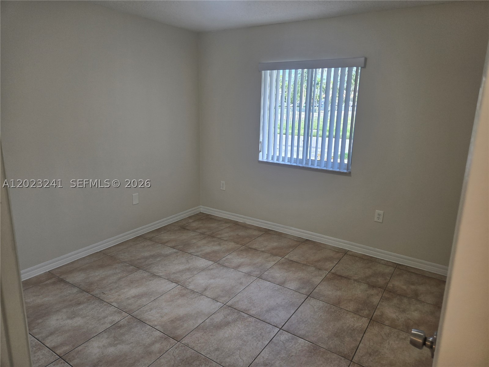 REV LINDLEY PERRINE CENTE - Residential Lease