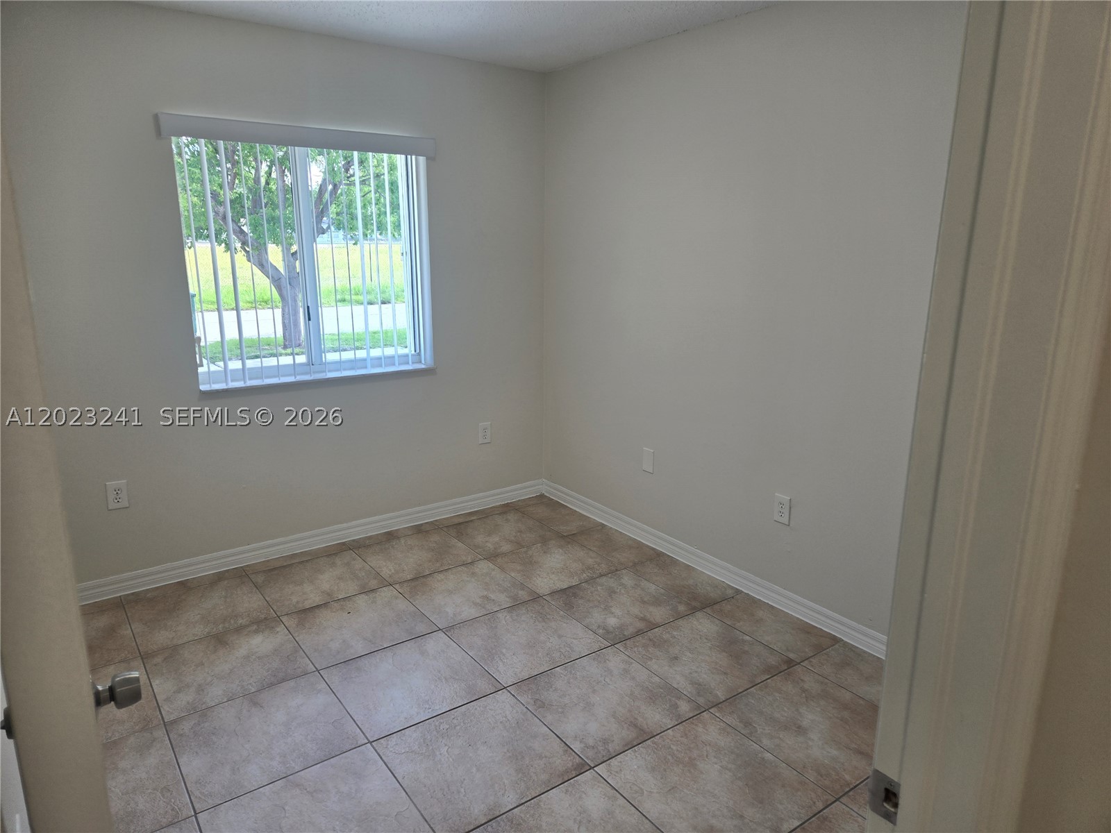 REV LINDLEY PERRINE CENTE - Residential Lease