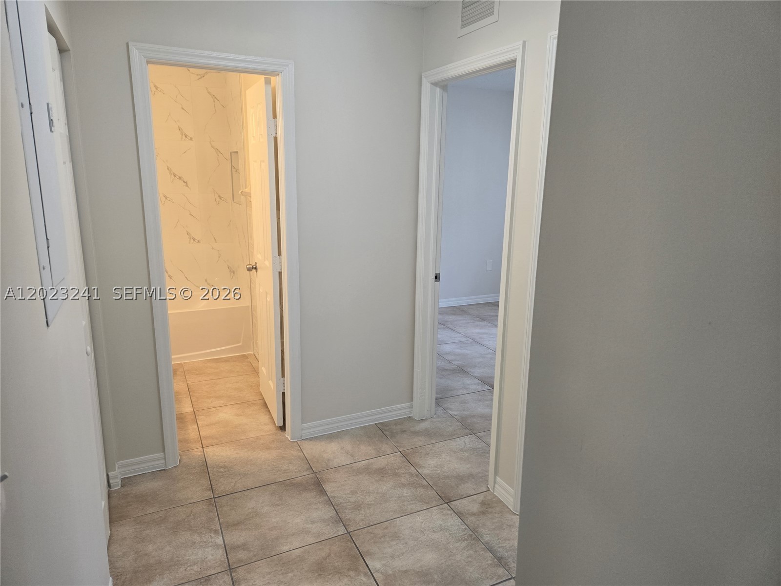 REV LINDLEY PERRINE CENTE - Residential Lease