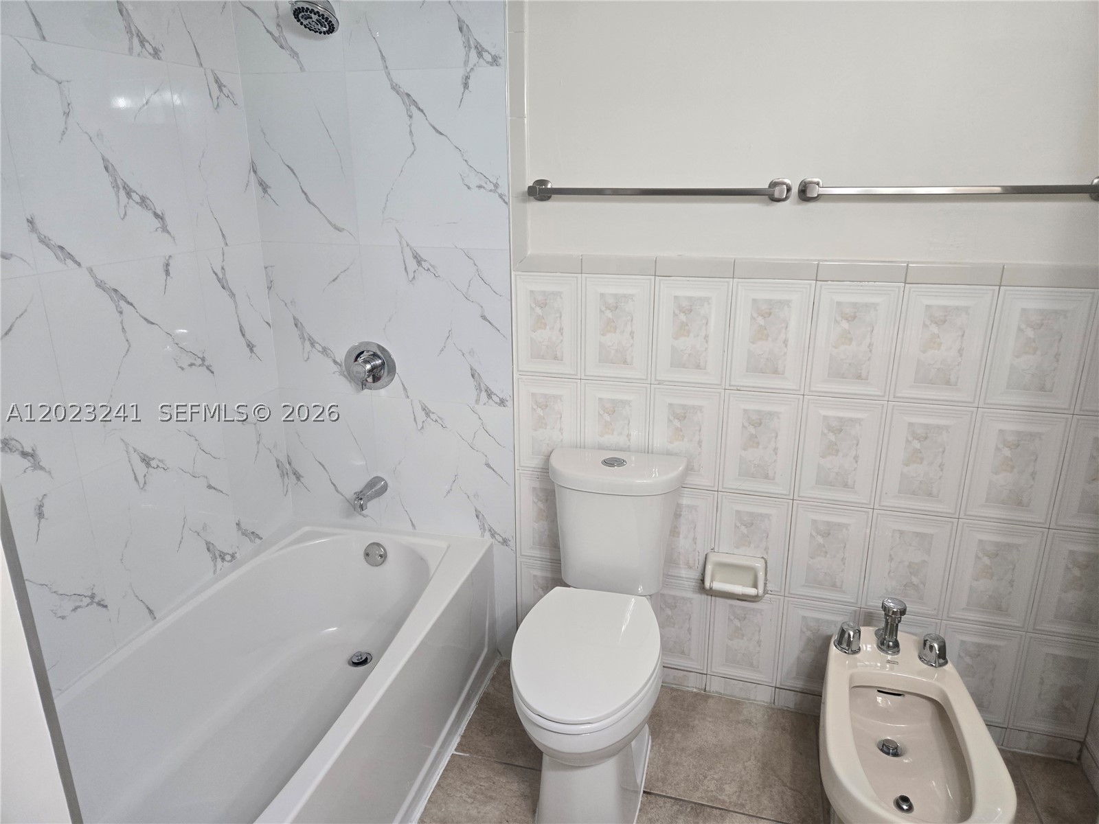 REV LINDLEY PERRINE CENTE - Residential Lease