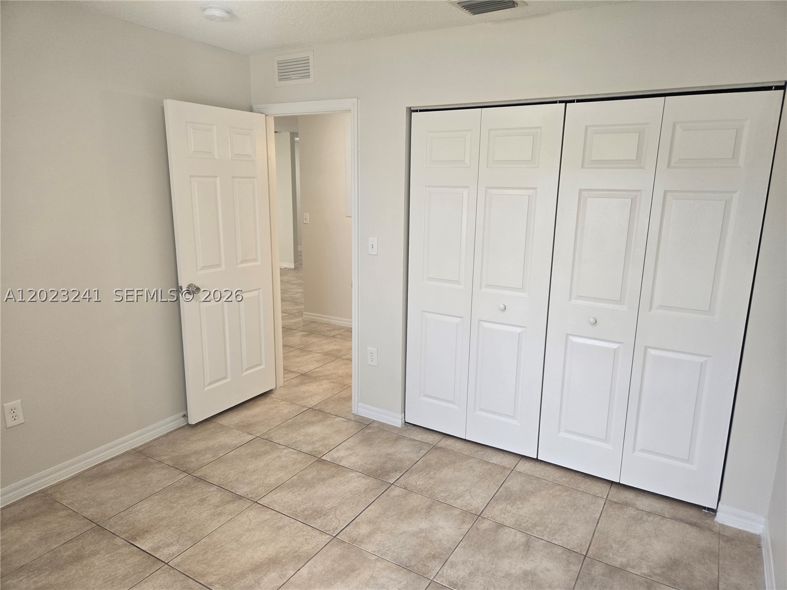 REV LINDLEY PERRINE CENTE - Residential Lease