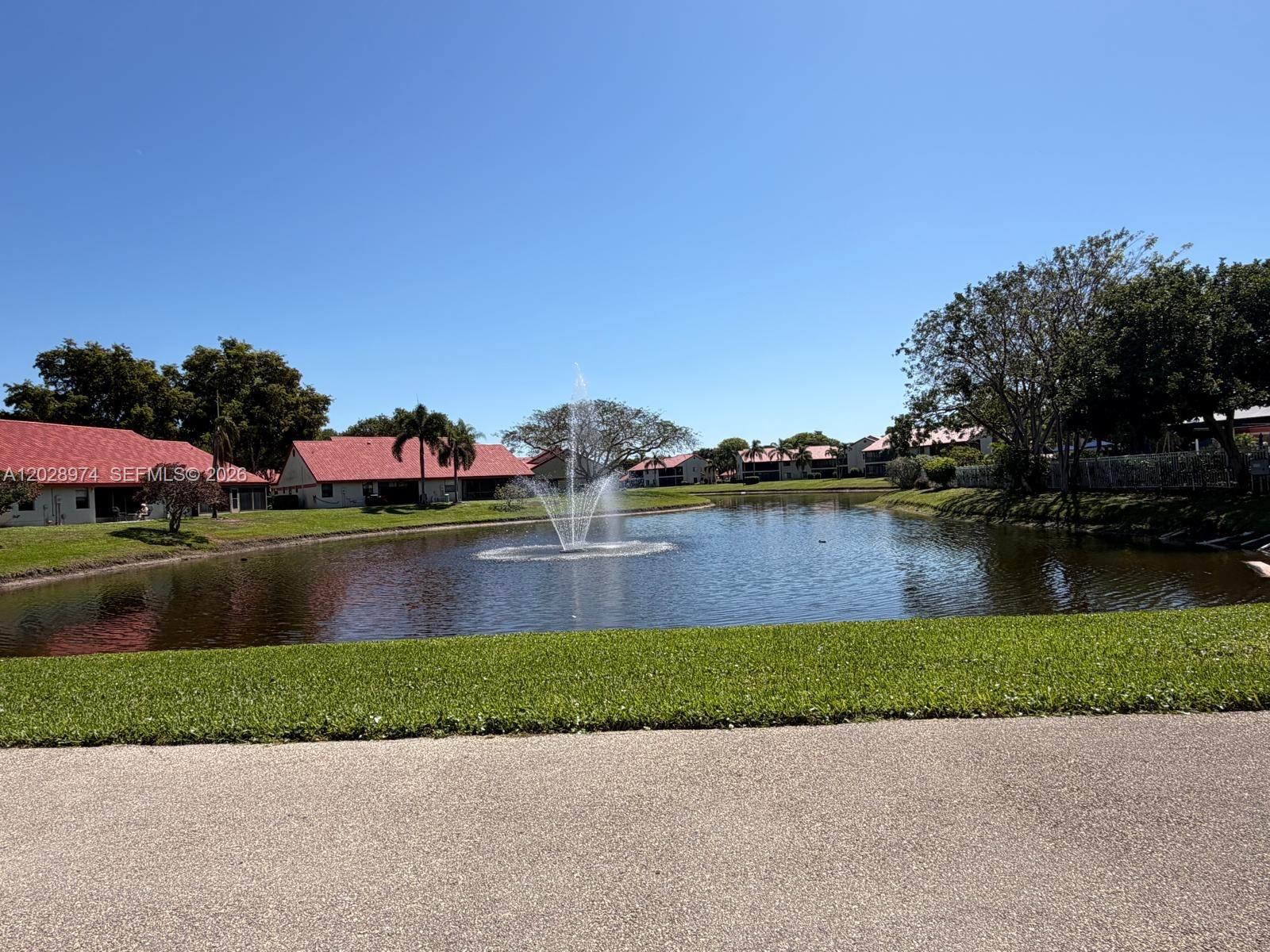 LEXINGTON CLUB VILLAS CON - Residential Lease