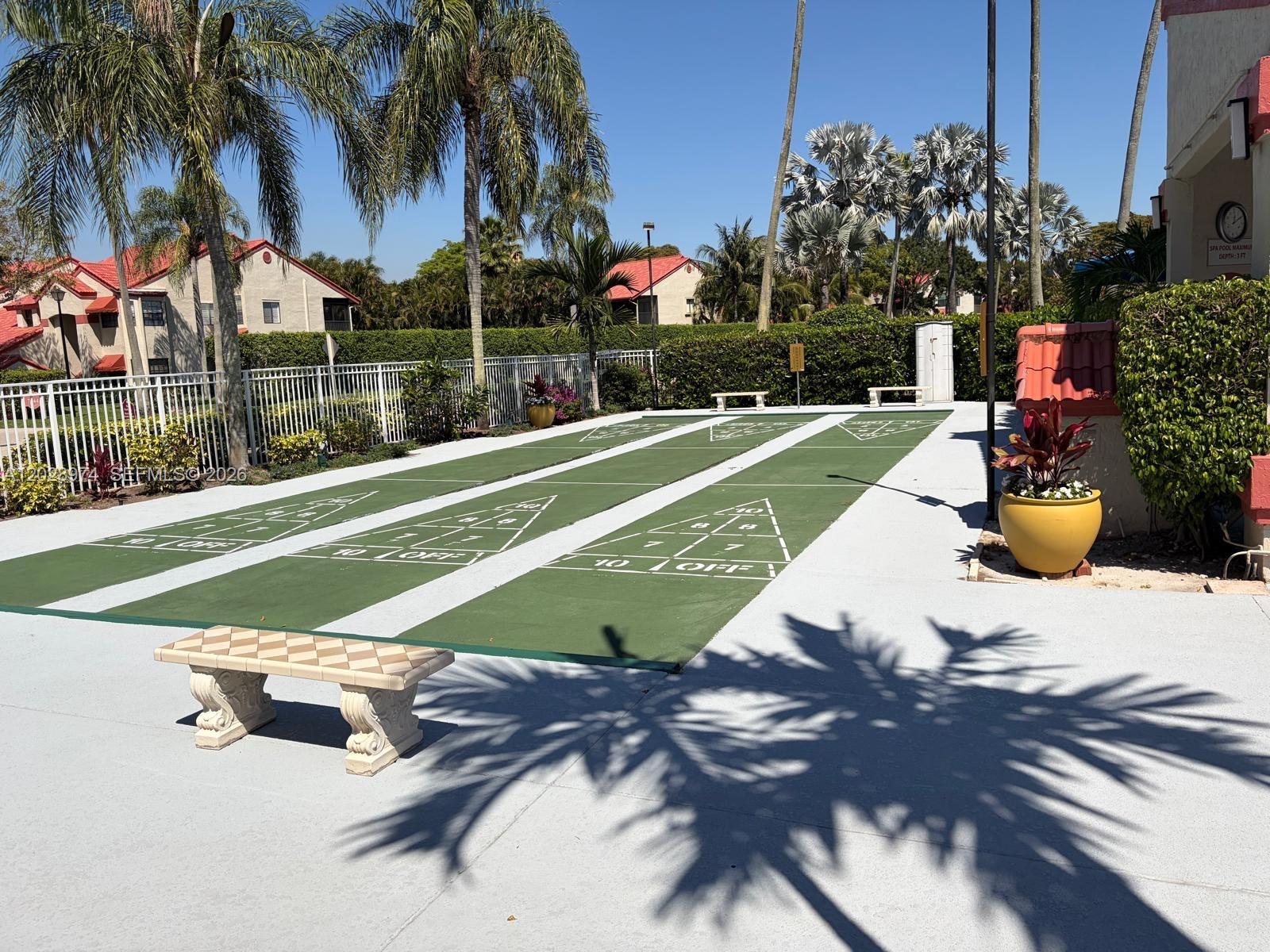 LEXINGTON CLUB VILLAS CON - Residential Lease