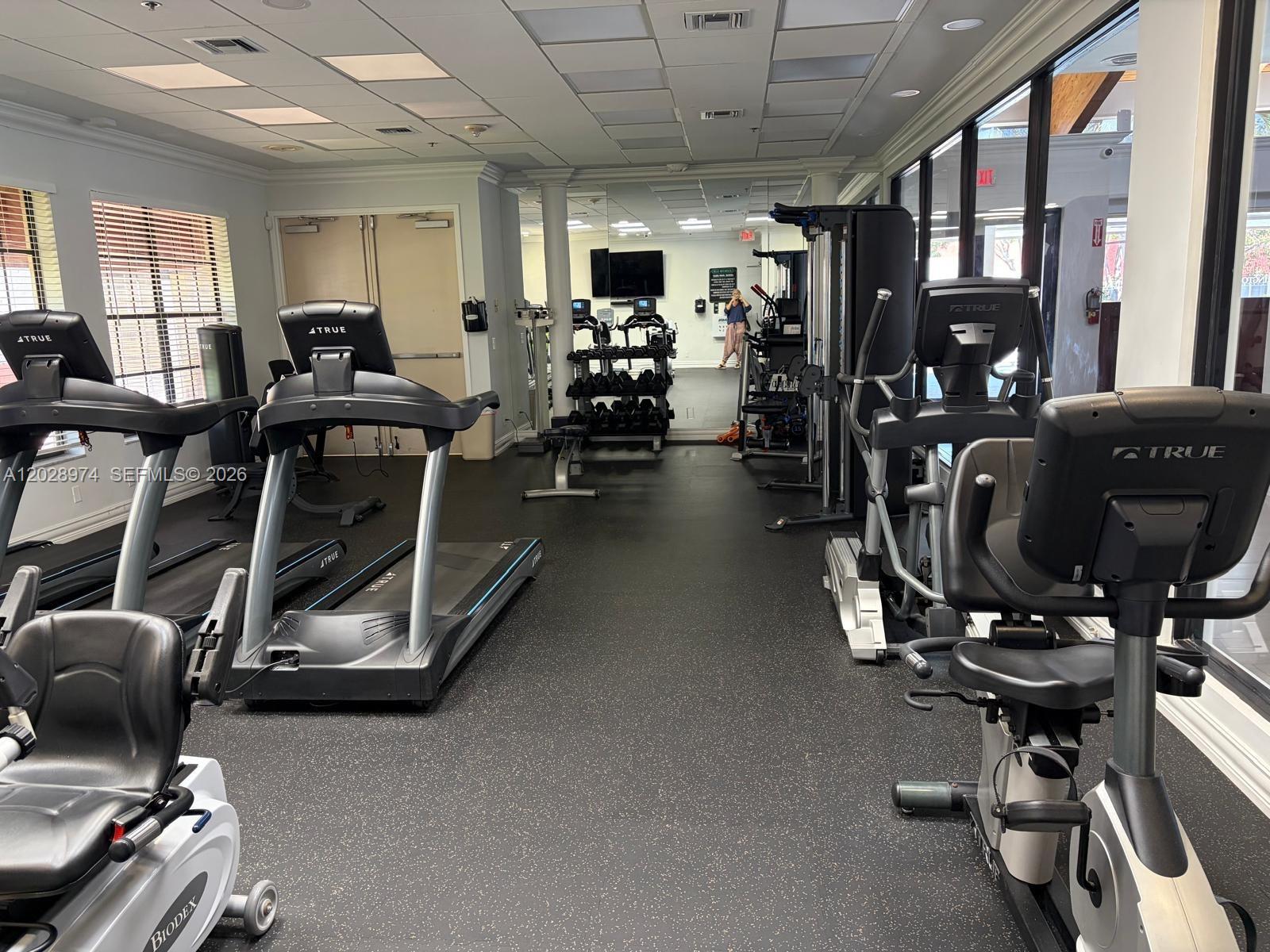 LEXINGTON CLUB VILLAS CON - Residential Lease