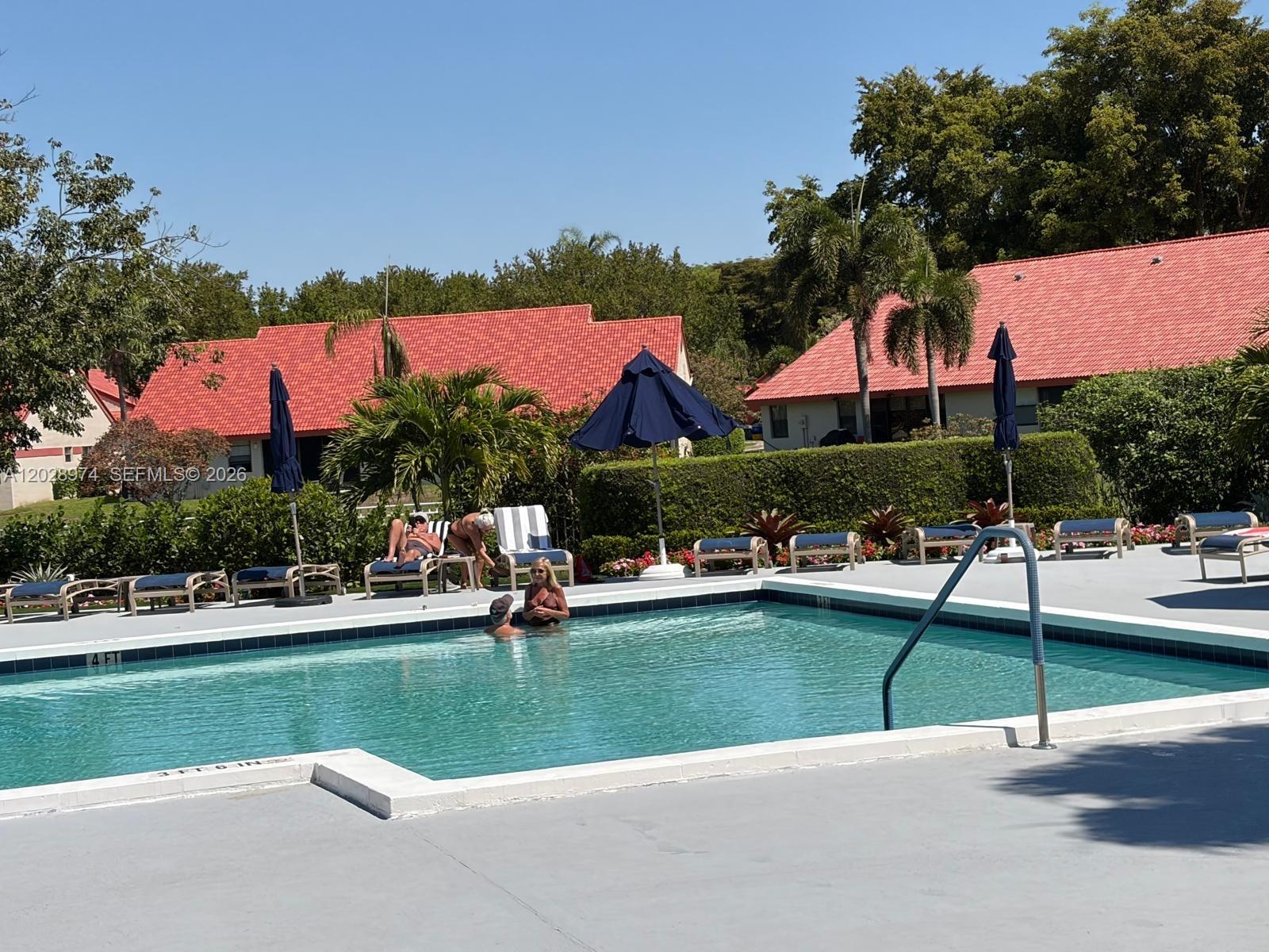 LEXINGTON CLUB VILLAS CON - Residential Lease