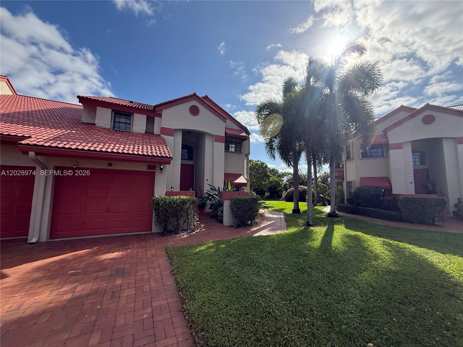 LEXINGTON CLUB VILLAS CON - Residential Lease