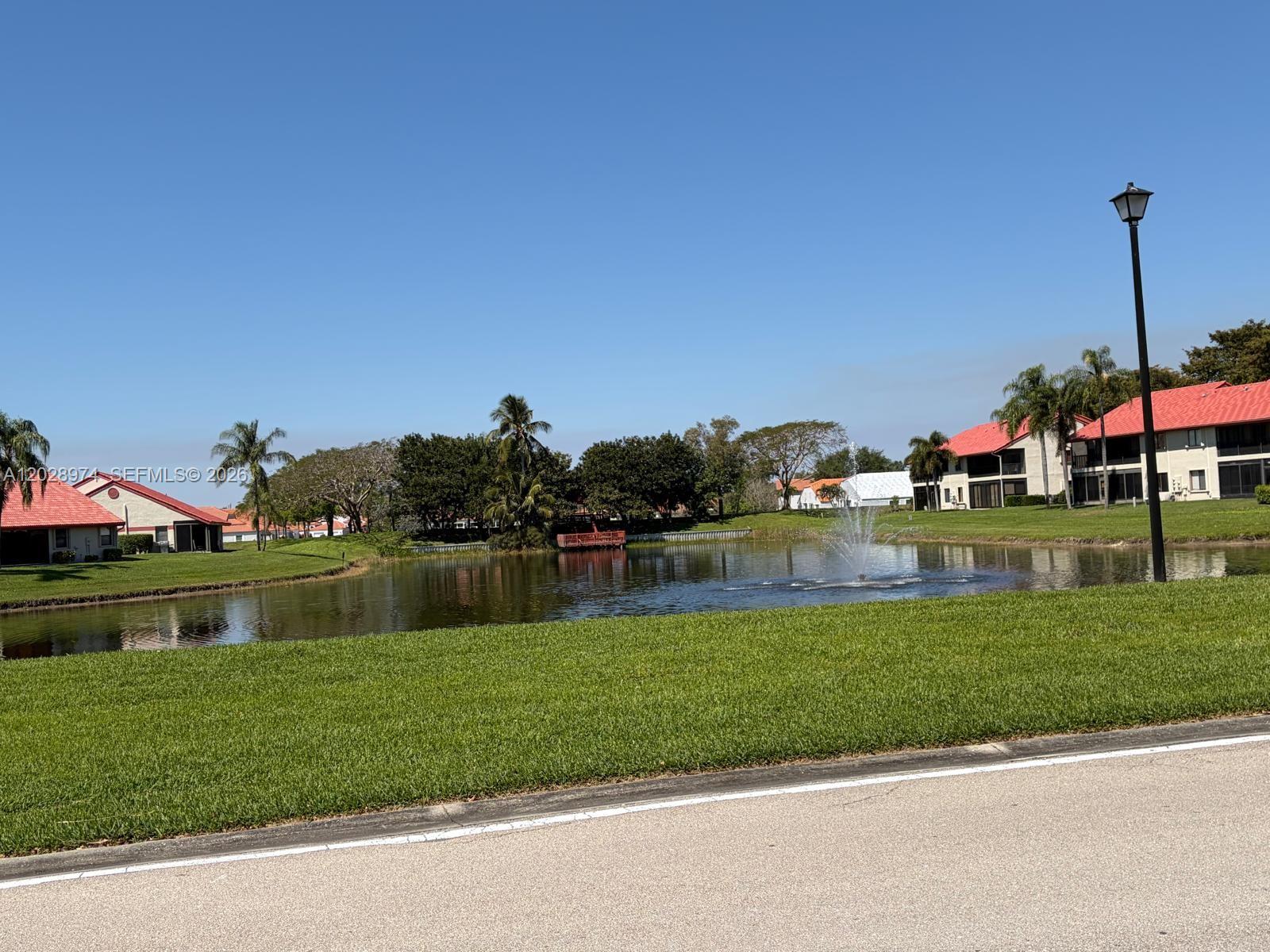 LEXINGTON CLUB VILLAS CON - Residential Lease