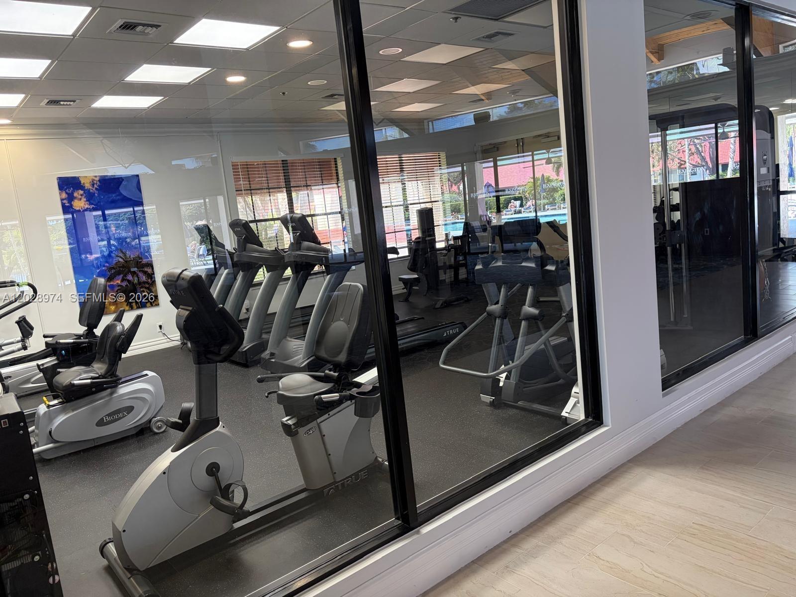 LEXINGTON CLUB VILLAS CON - Residential Lease