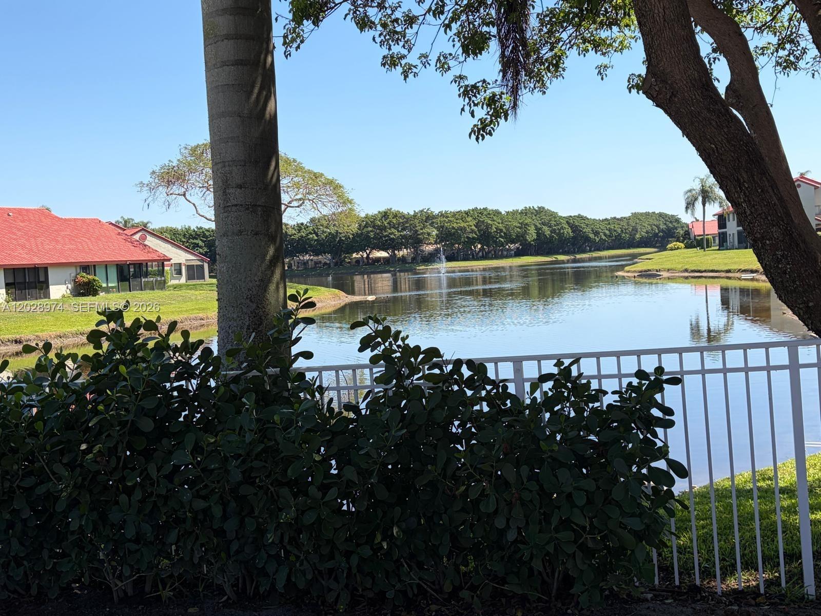 LEXINGTON CLUB VILLAS CON - Residential Lease