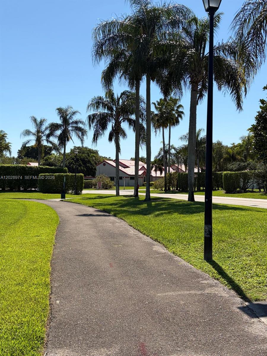 LEXINGTON CLUB VILLAS CON - Residential Lease
