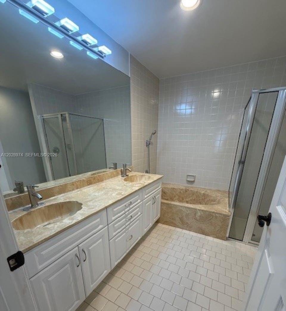 LEXINGTON CLUB VILLAS CON - Residential Lease