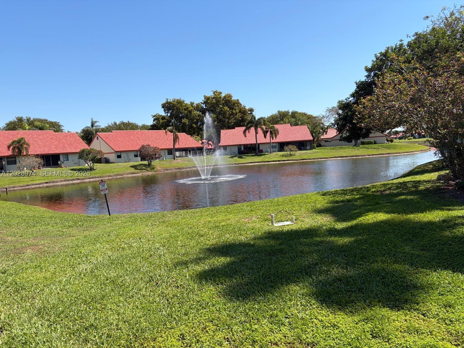 LEXINGTON CLUB VILLAS CON - Residential Lease