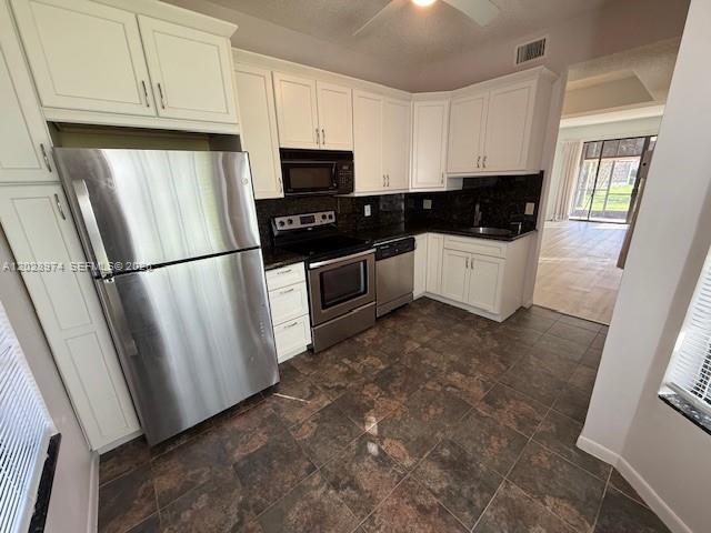 LEXINGTON CLUB VILLAS CON - Residential Lease
