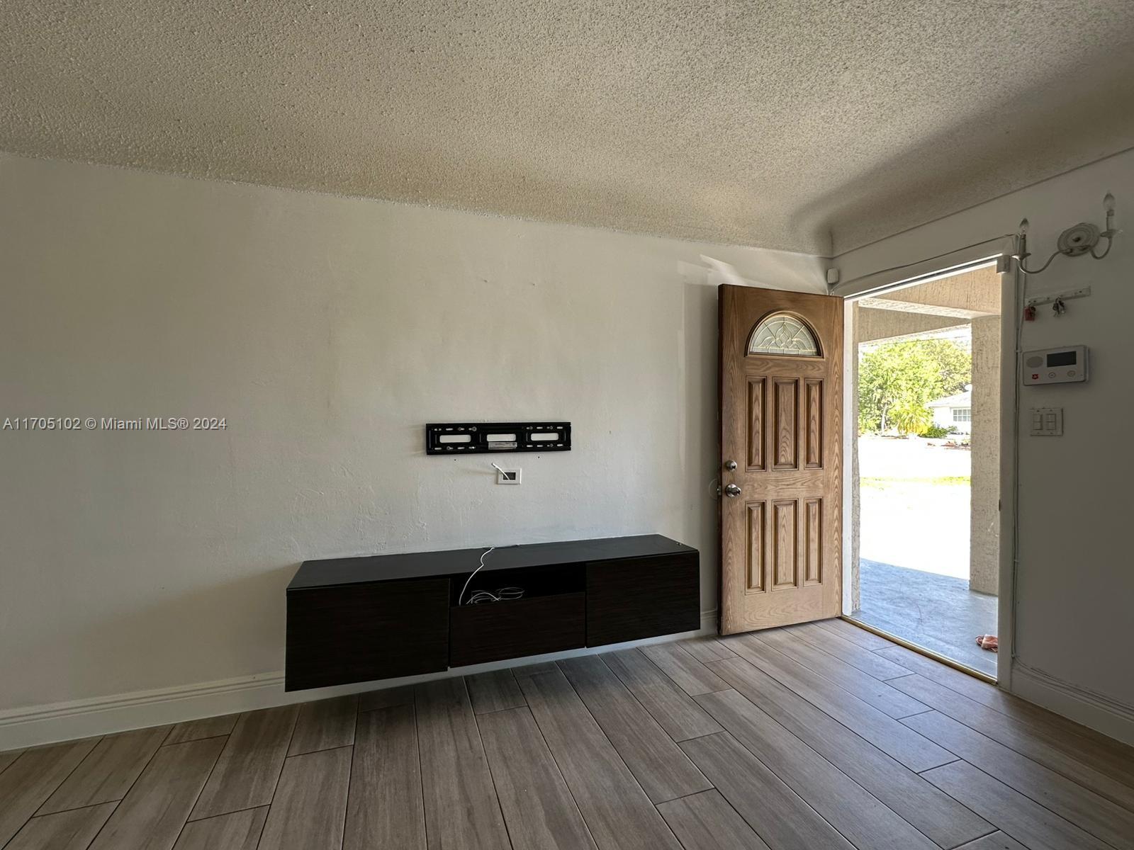 LAKE TAHOE ESTATES - Residential Lease