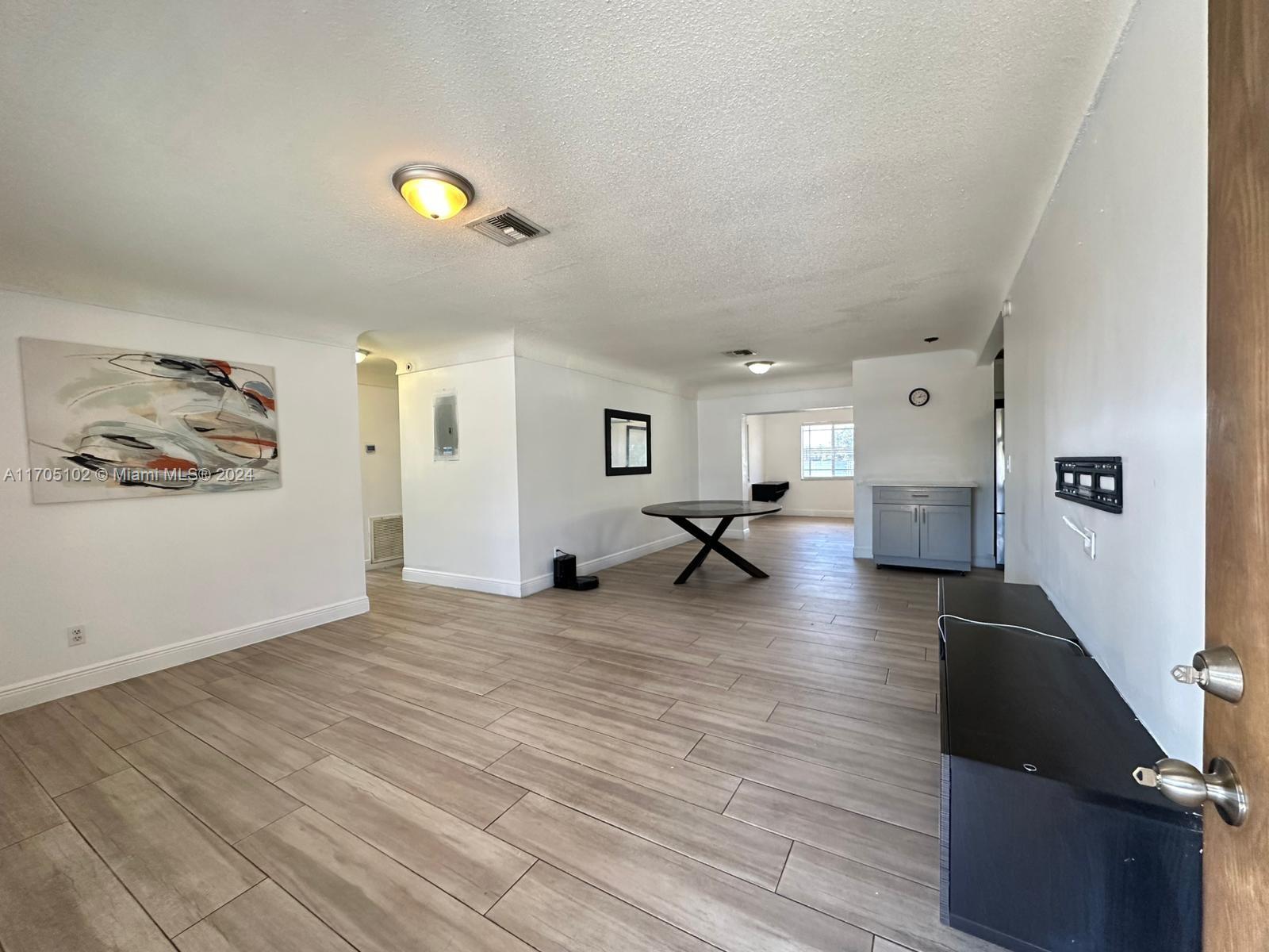 LAKE TAHOE ESTATES - Residential Lease