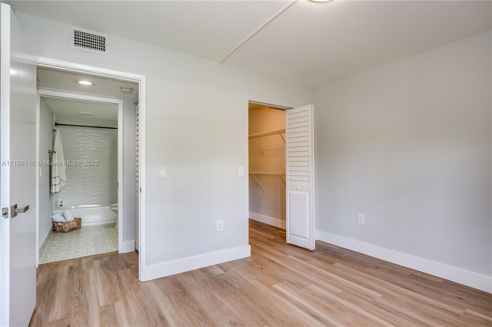 IVANHOE EAST AT CENTURY V - Residential