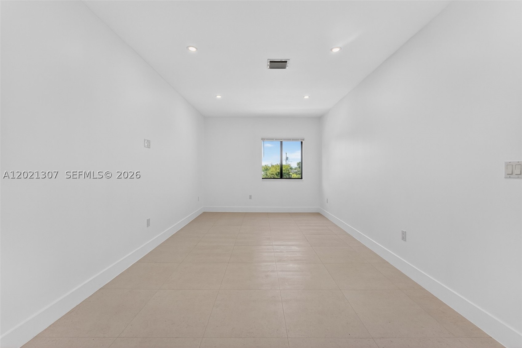 17TH AVE MANOR - Residential Income