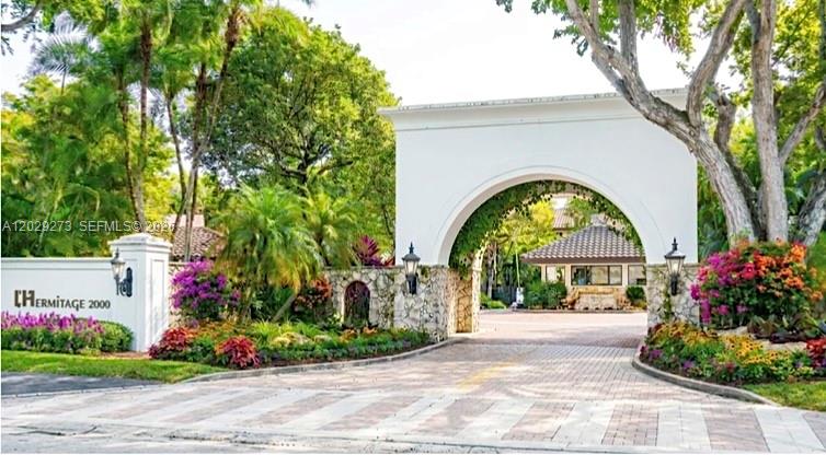 L HERMITAGE - Residential Lease
