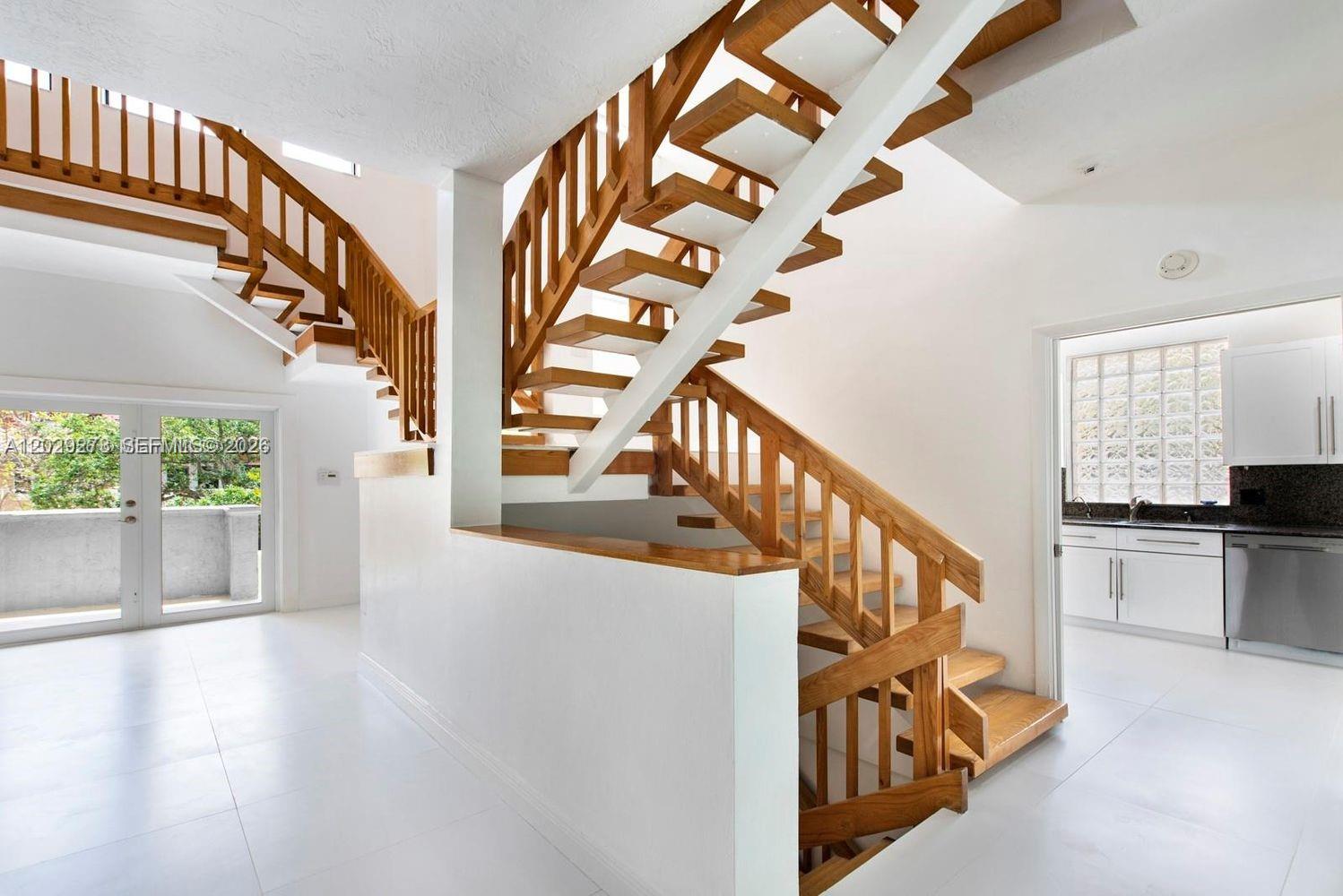 L HERMITAGE - Residential Lease