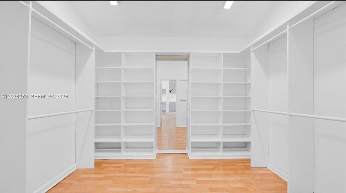 L HERMITAGE - Residential Lease