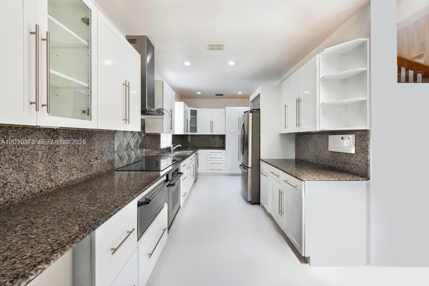 L HERMITAGE - Residential Lease