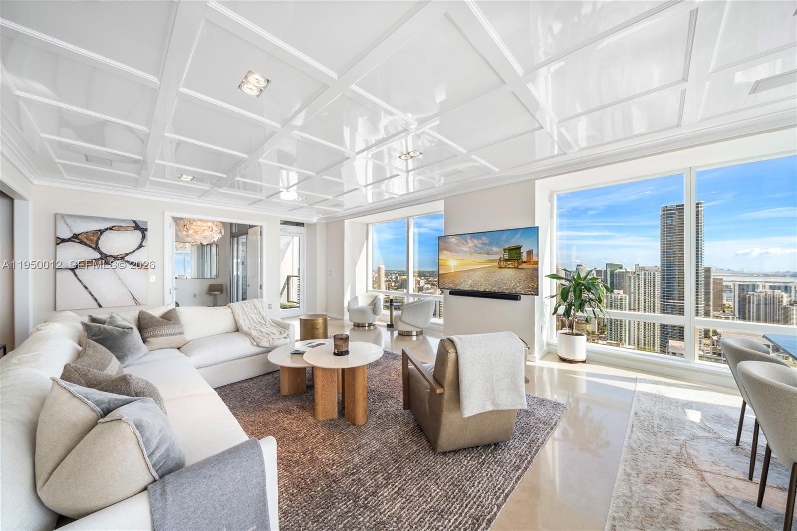 FOUR SEASONS RESIDENCES - Residential