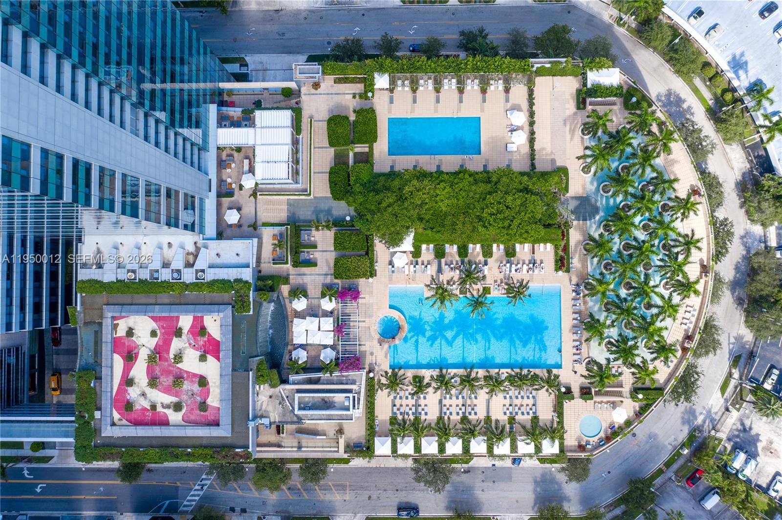 FOUR SEASONS RESIDENCES - Residential