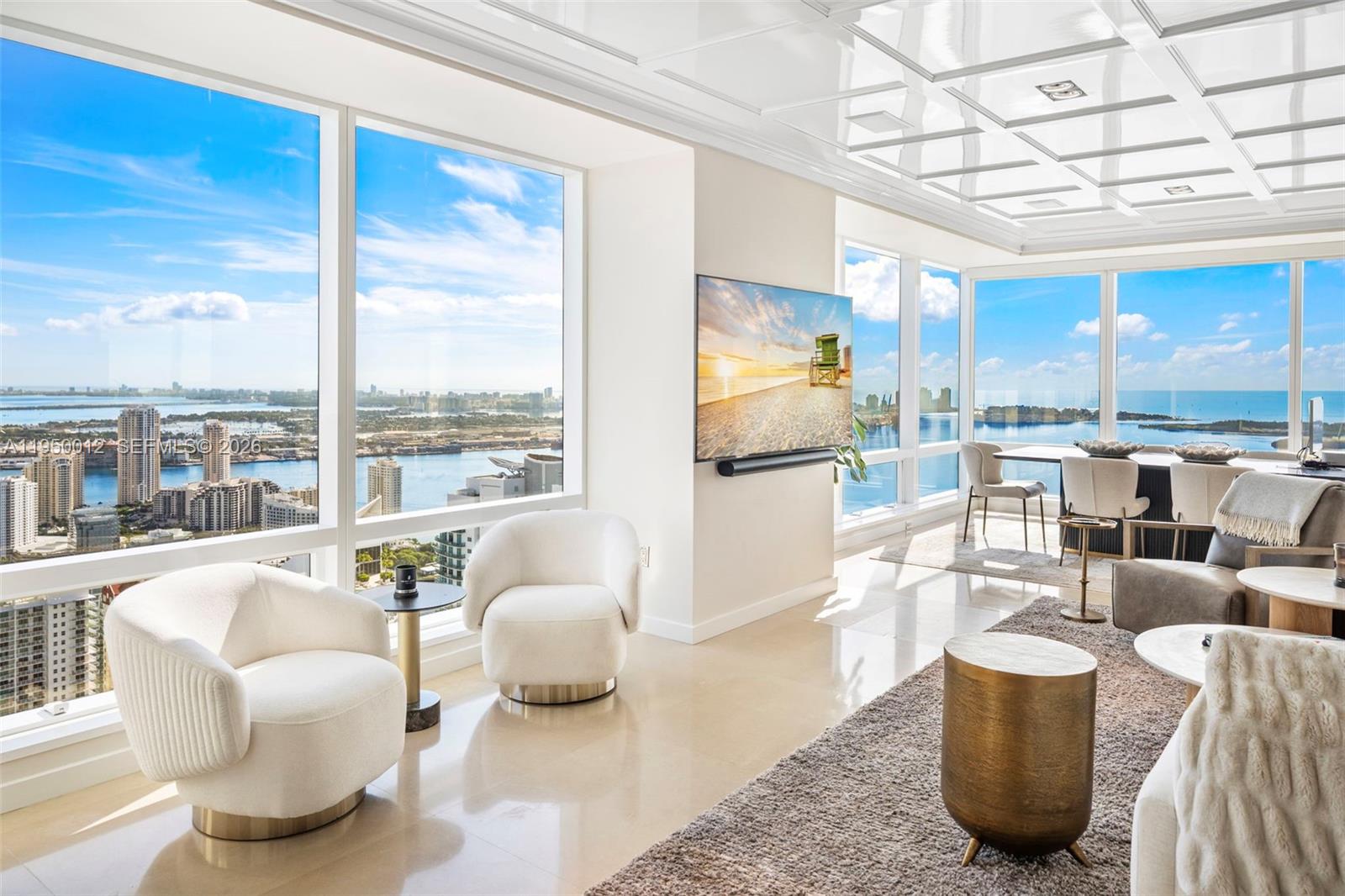FOUR SEASONS RESIDENCES - Residential