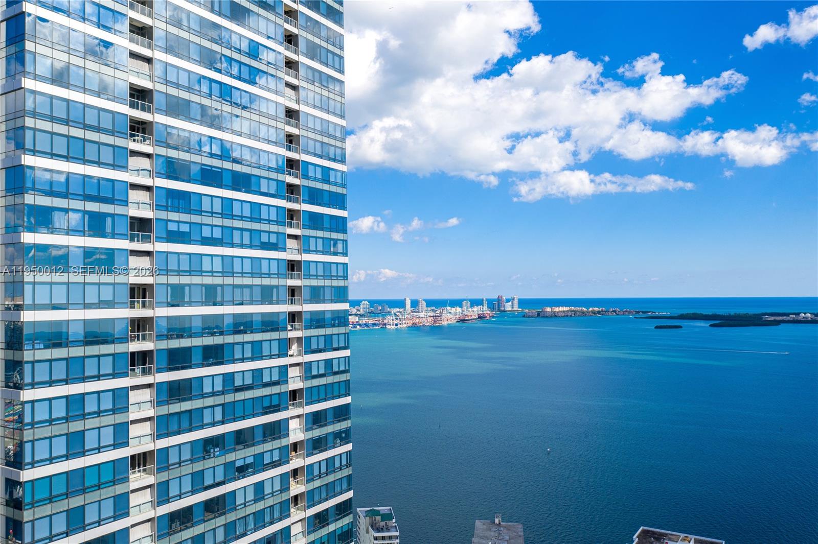 FOUR SEASONS RESIDENCES - Residential