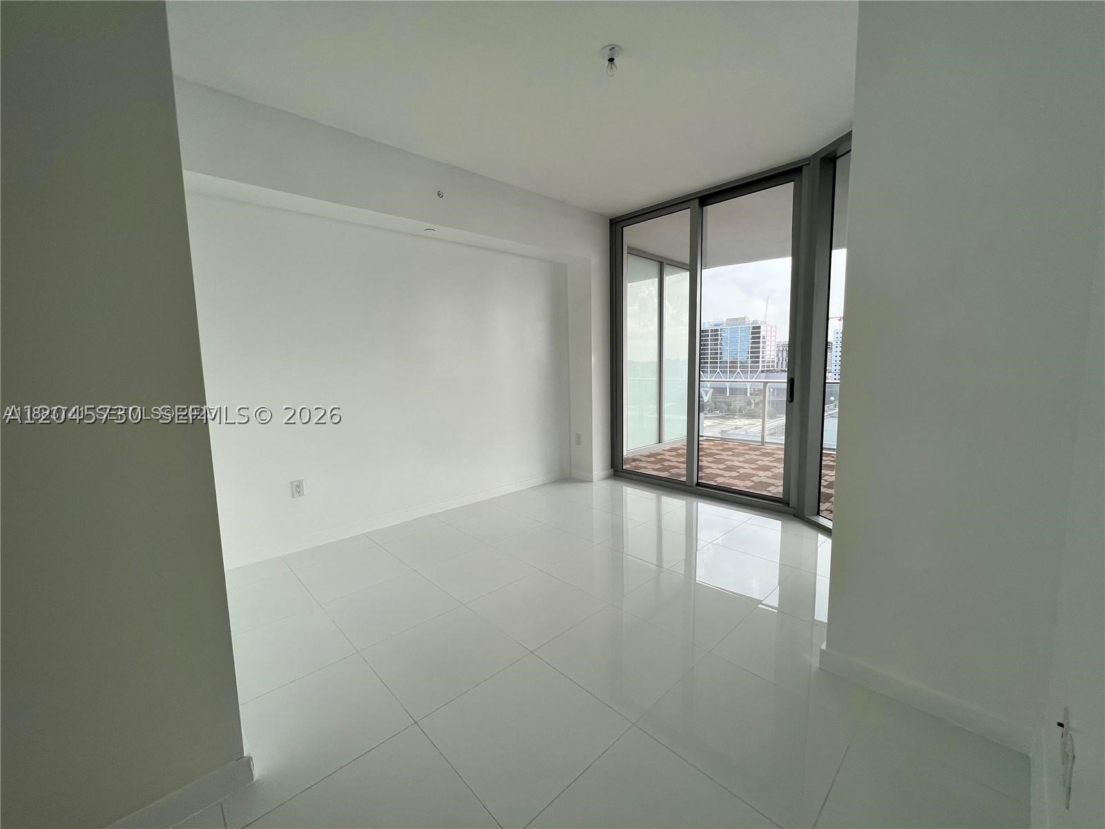 PARAMOUNT MIAMI WORLDCENT - Residential