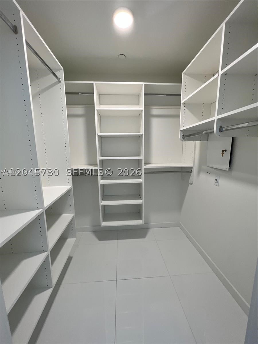 PARAMOUNT MIAMI WORLDCENT - Residential