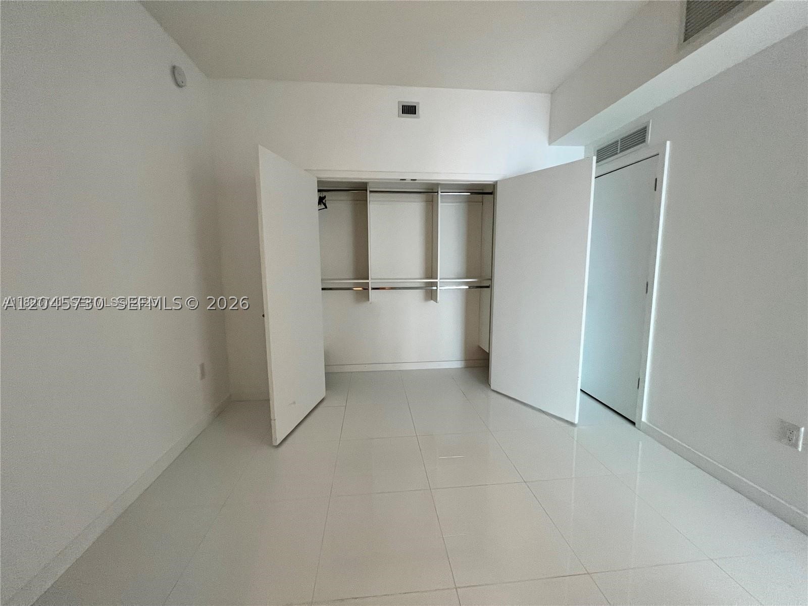 PARAMOUNT MIAMI WORLDCENT - Residential