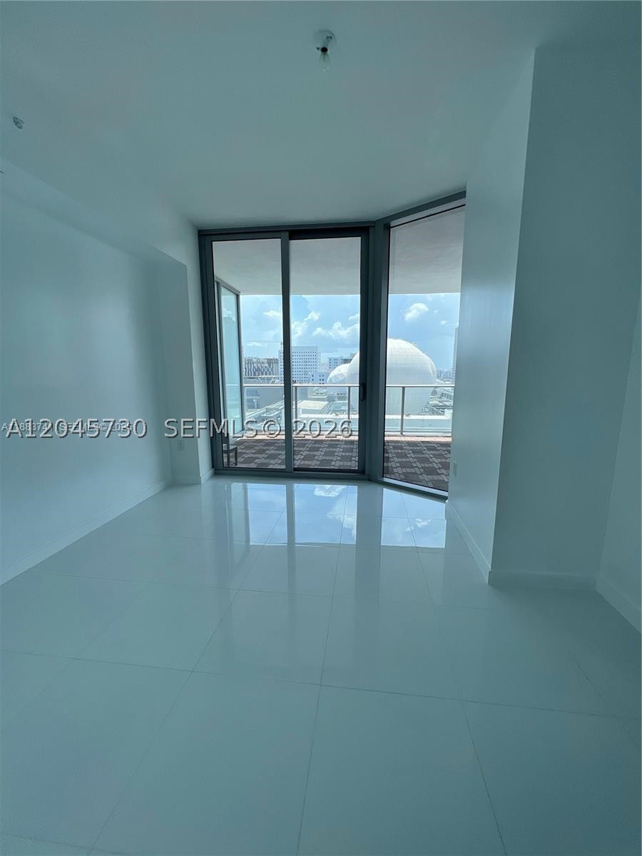PARAMOUNT MIAMI WORLDCENT - Residential