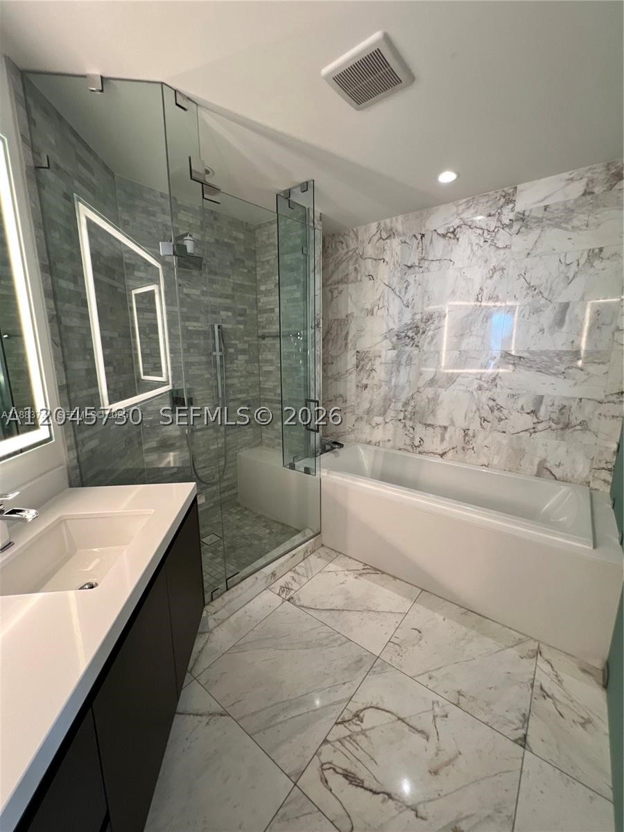 PARAMOUNT MIAMI WORLDCENT - Residential