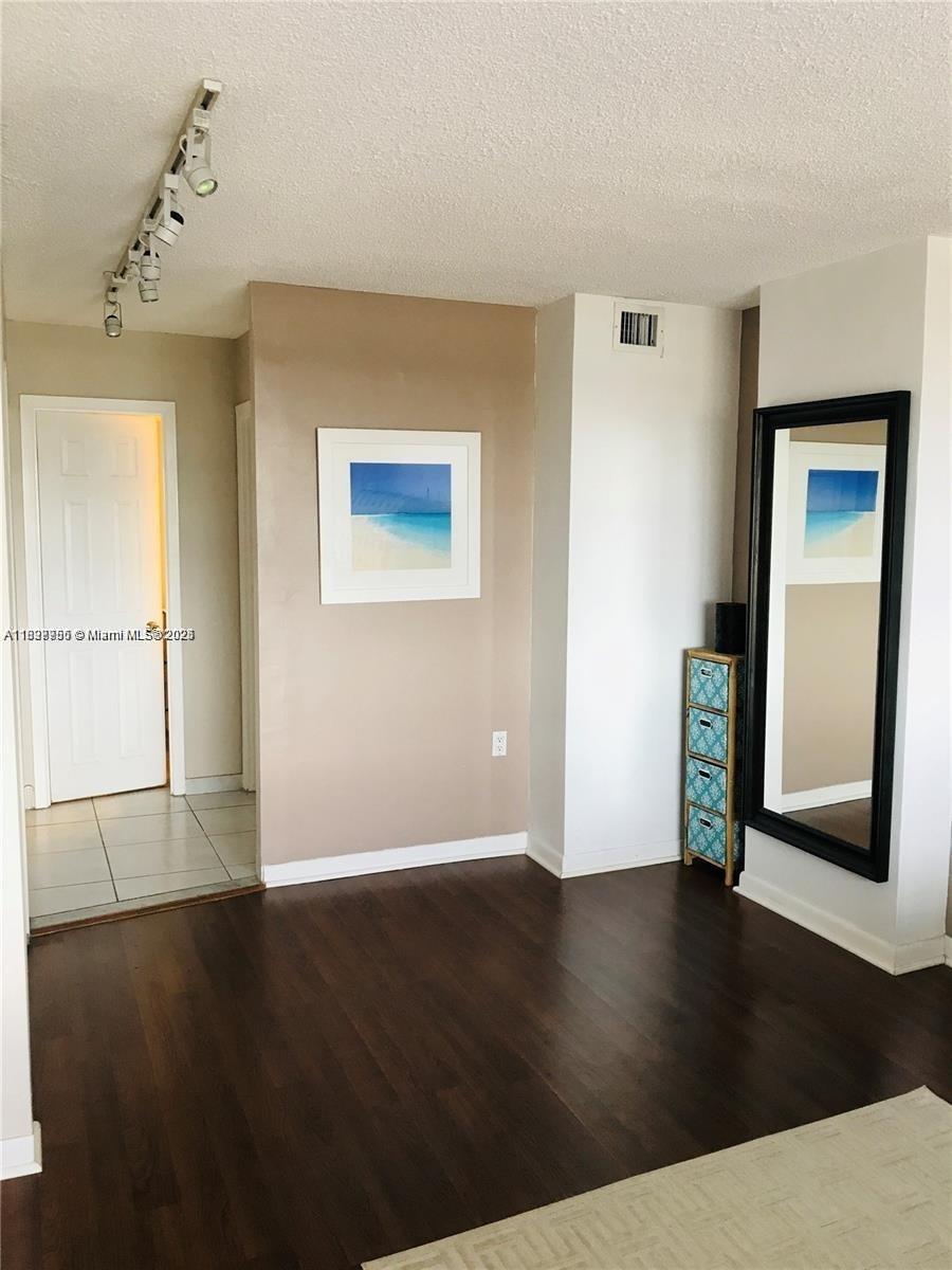 COMMODORE PLAZA CONDO - Residential