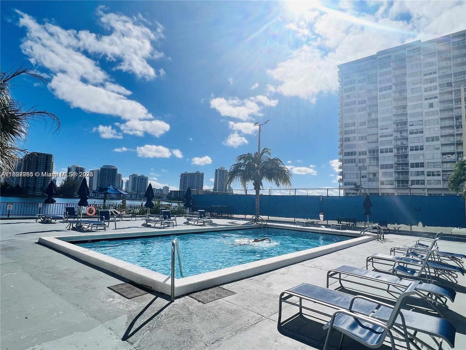 COMMODORE PLAZA CONDO - Residential