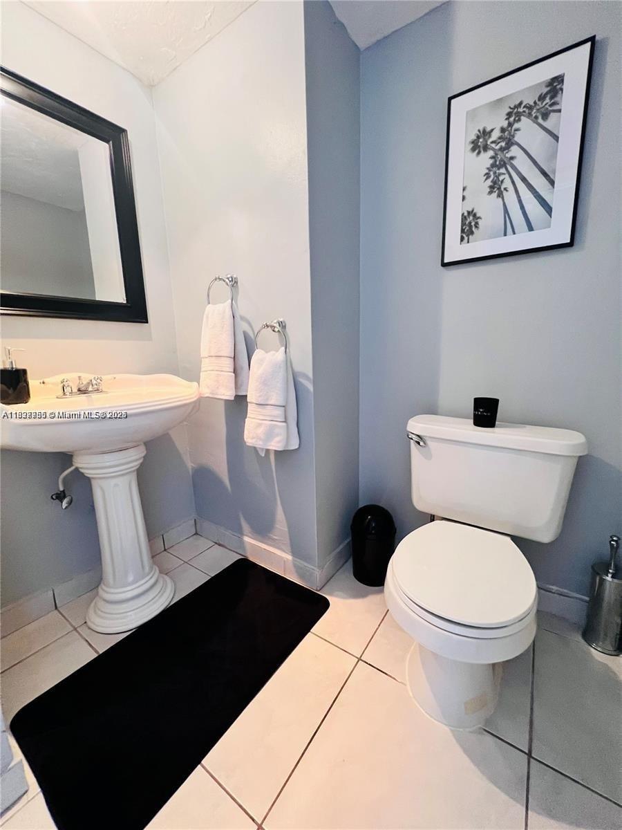 COMMODORE PLAZA CONDO - Residential